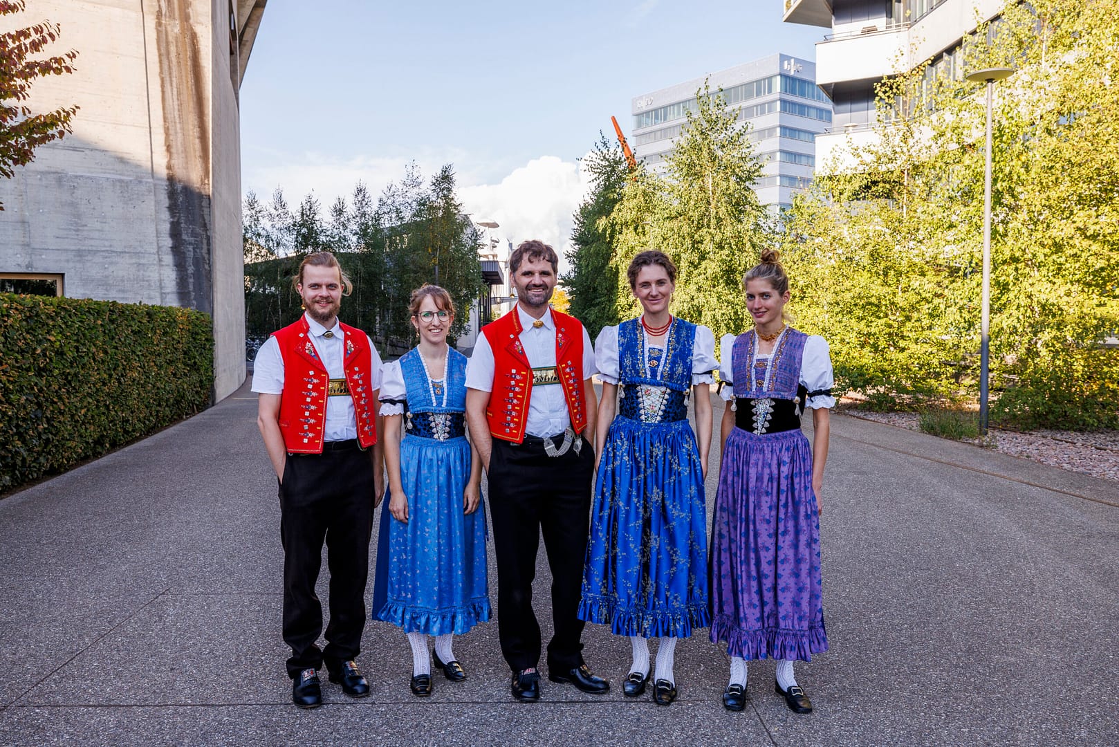Geschwister Küng_245 Gruppenbild Geschwister Kueng ohne Instrumente